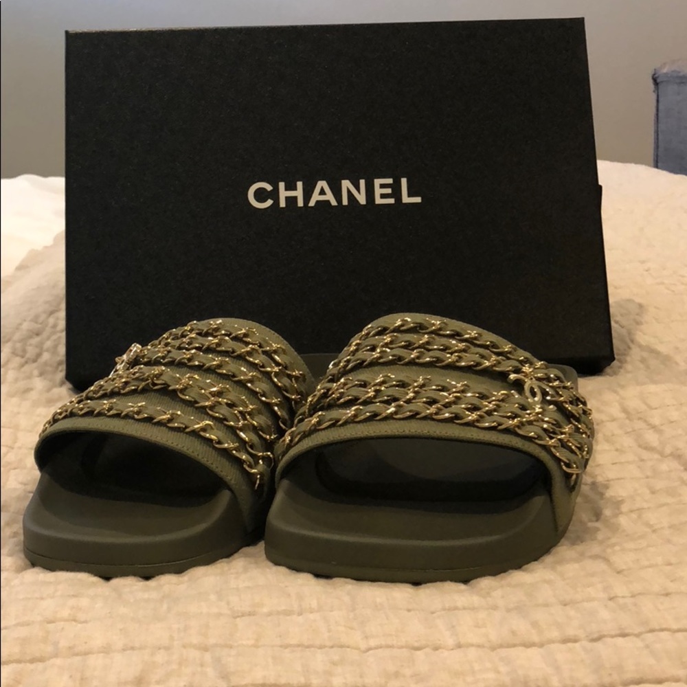 CHANEL Mules pool Slides Khaki Chain CC 41 SAKS